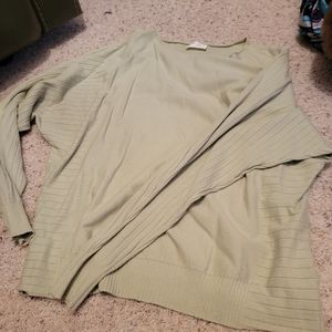 Added to women's bundle. Available in my closet. Allie Rose